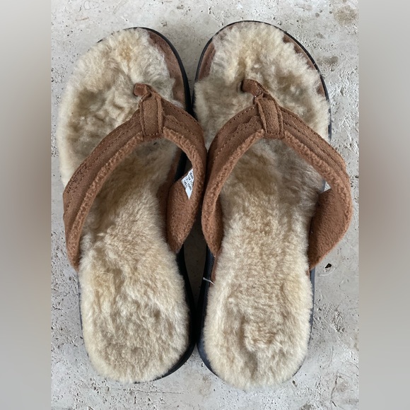 LL BEAN sheepskin flip flops / sandals / slippers - Picture 2 of 4